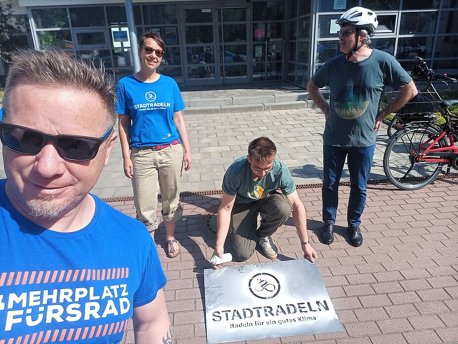 Kreidespray-Aktion in Burgdorf_ADFC Burgdorf-Uetze